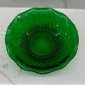 Vintage Anchor Hocking Emerald Green Glass Bowl with Diamond and Ruffled Rim